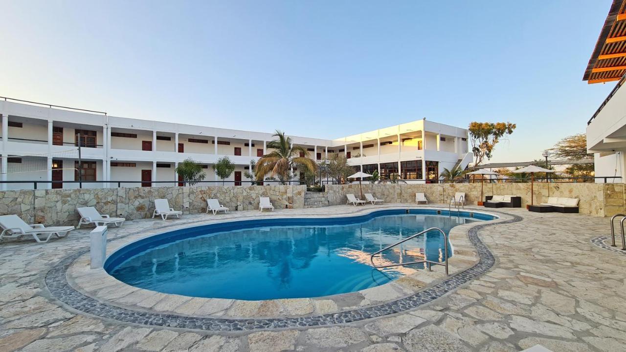 La Colina Hotel ลอสโอร์กานอส ภายนอก รูปภาพ