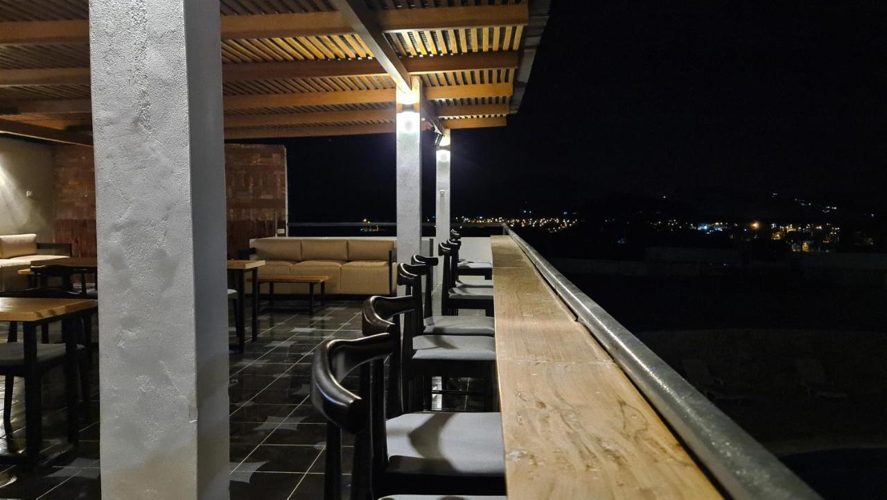 La Colina Hotel ลอสโอร์กานอส ภายนอก รูปภาพ